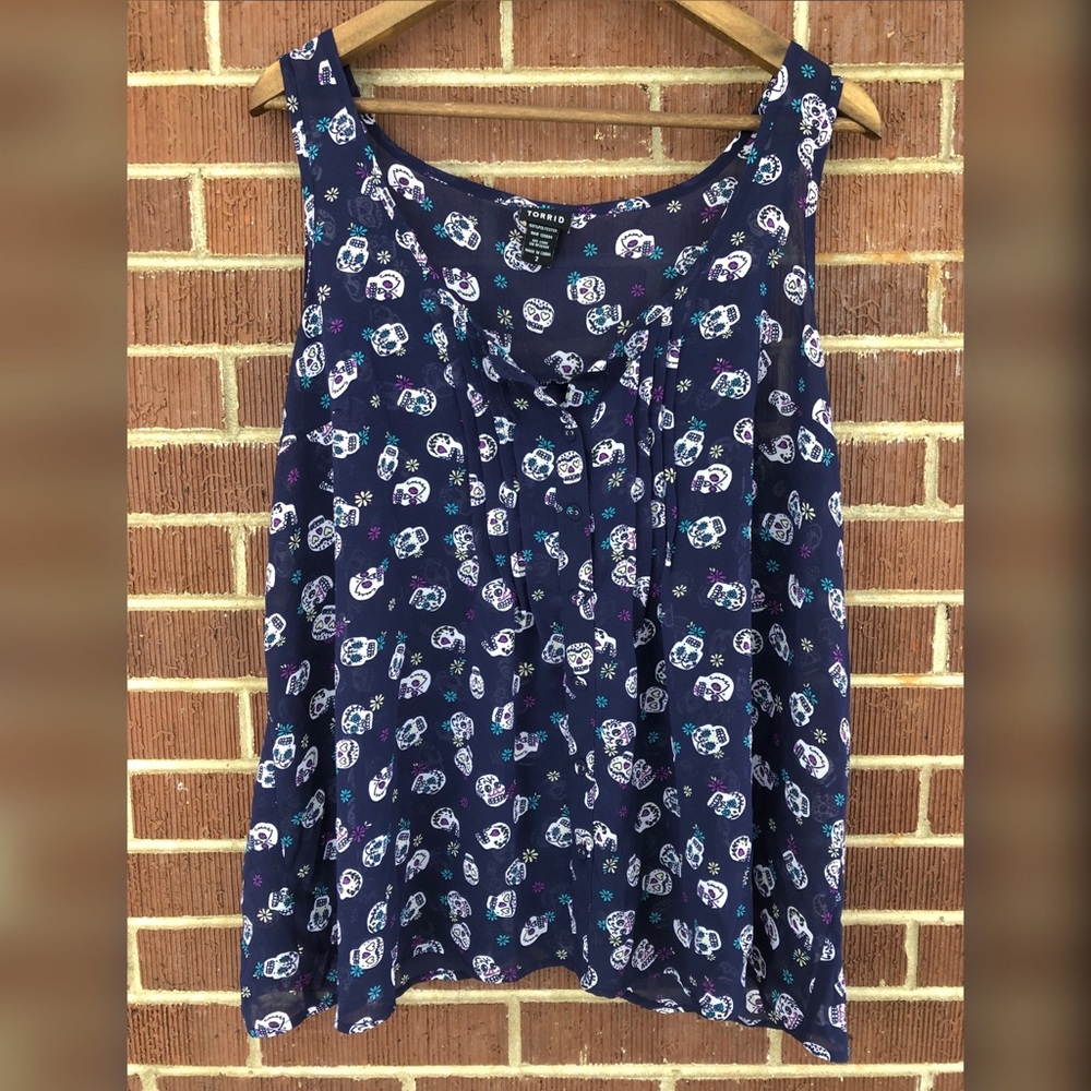 Blue Torrid Skull Print Pintucked Tank - 2X (EUC)